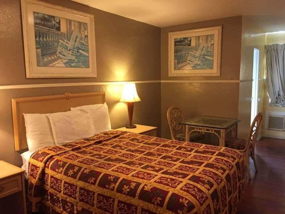 Delux Inn Clearwater Esterno foto